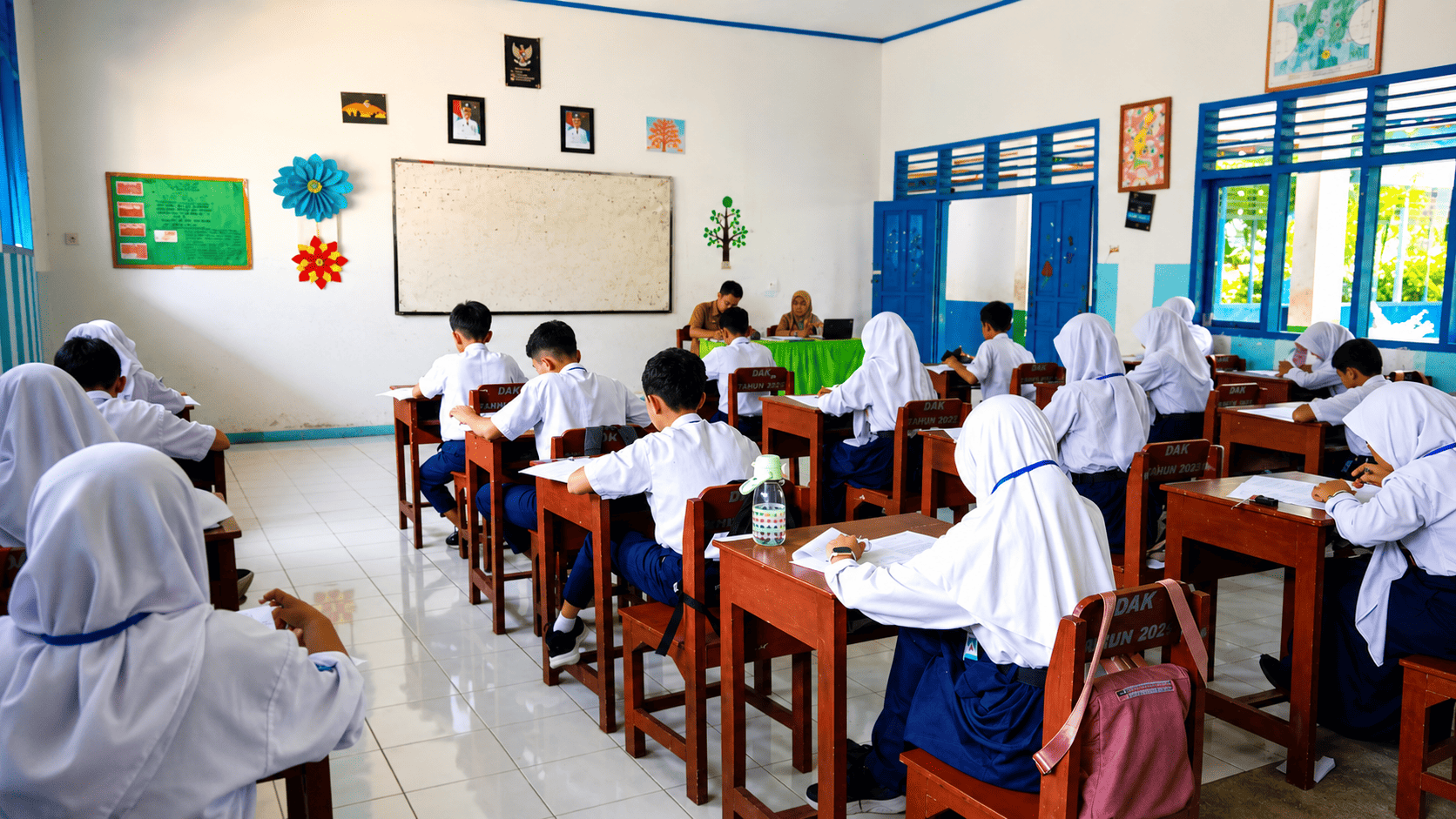 Pelaksanaan Ujian Sekolah (US) Kelas IX SMPN 1 Manuju Berjalan Tertib dan Lancar